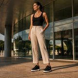Via Marte Tênis Flatform Preto Camurça e Branco Crystal — Estilo Premium para o Dia a Dia